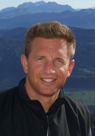 Sven Thoenes